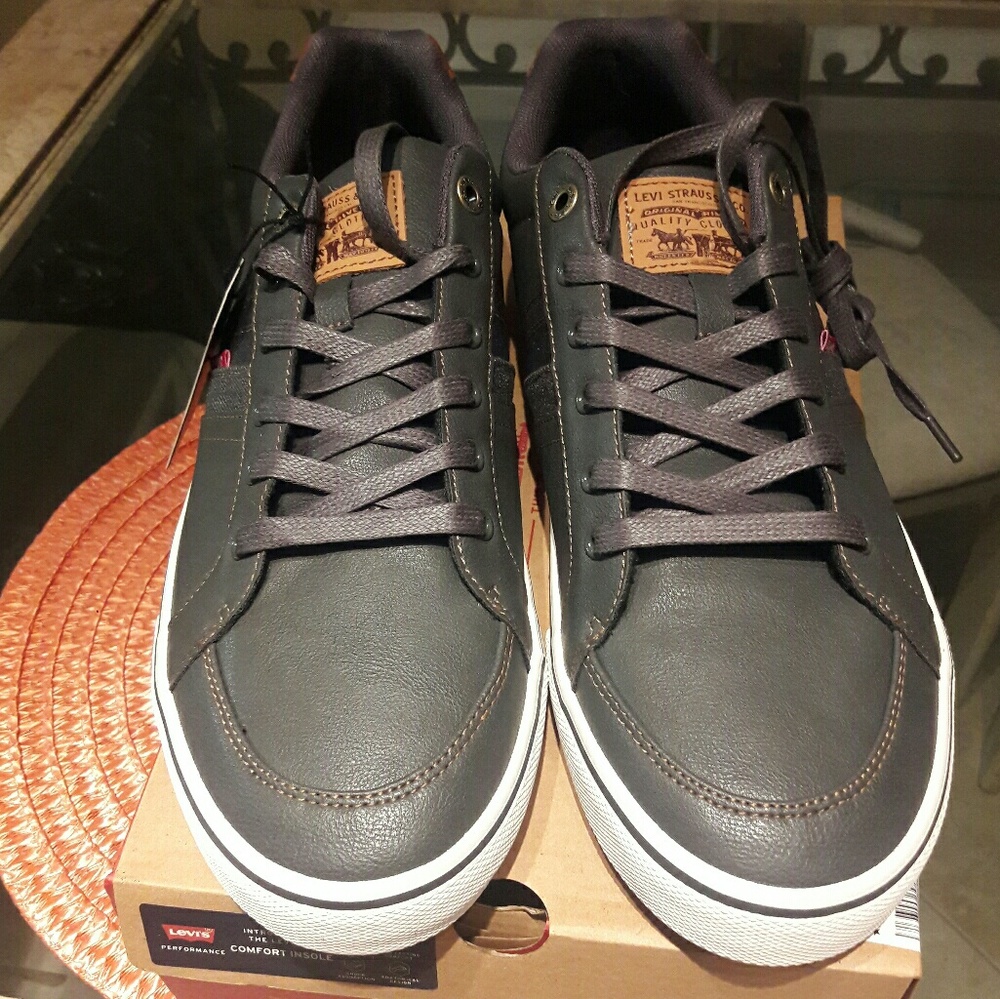 Levi's Men Shoes - Picture 1 of 4